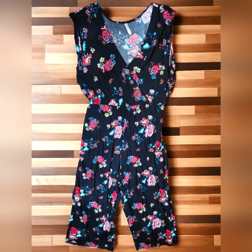 Xhilaration Floral Sleeveless V-Neck Cropped Jumpsuit/ Romper SZ XXL In Black